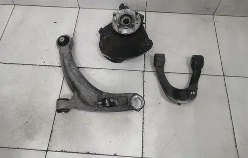 Aston Martin DB9 Front wheel hub 7G433K186AB