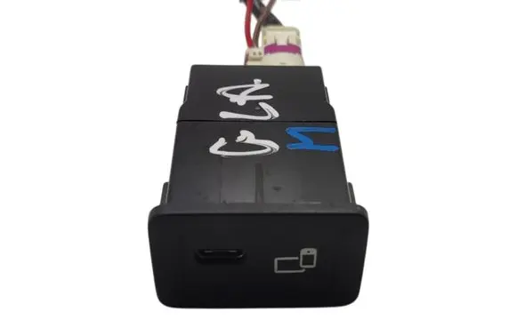 Mercedes-Benz GLA H247 USB socket connector A2478203802