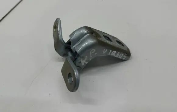 Opel Astra K Front door upper hinge