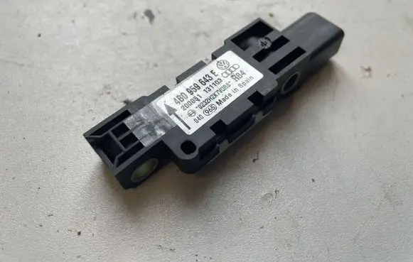 Audi A6 S6 C5 4B Airbag deployment crash/impact sensor 4B0959643E