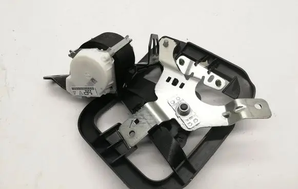 BMW X1 F48 F49 Middle seatbelt (rear) 33035173 202851