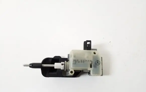 Fuel tank cap lock