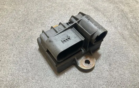 Mercedes-Benz Sprinter W906 Glow plug pre-heat relay A6519001300 51299056 1302000027532