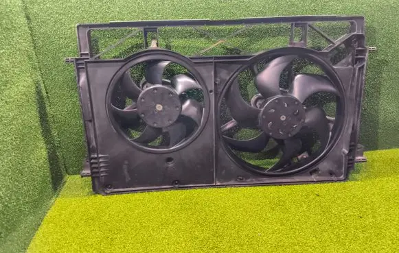 Opel Vivaro Radiator set 214816680R 1180618X 93868357