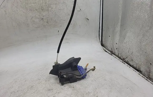 Audi A4 S4 B5 8D Rear door lock 
