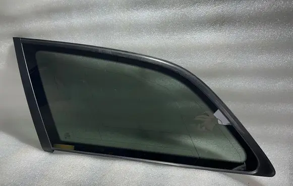 Audi A6 S6 C6 4F Front vent window/glass (coupe) 43R-009628 DOT90AS3M33B A011404