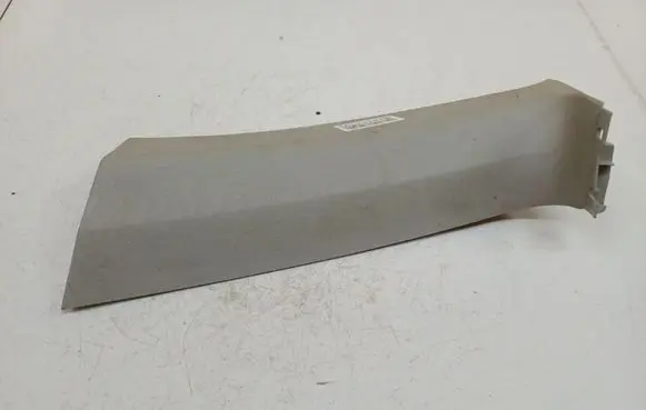 Ford Focus (D) pillar trim (bottom) 4M51N31010