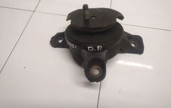Subaru Outback Engine mount bracket
