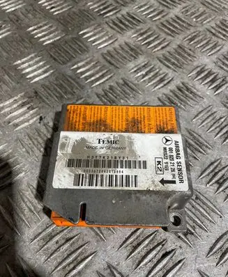 Mercedes-Benz E W210 Airbag control unit/module 0018202126 H3T7K21BY31