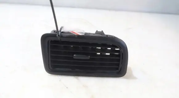 Opel Combo D Dashboard side air vent grill/cover trim