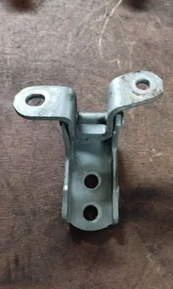 Lexus IS 200-300 Front door lower hinge 