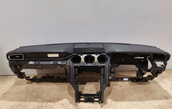 Ford Mustang VI Dashboard FR3B6304318A