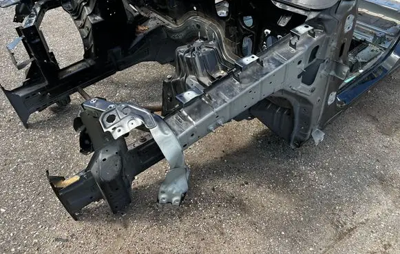 Jeep Grand Cherokee WL Front quarter panel