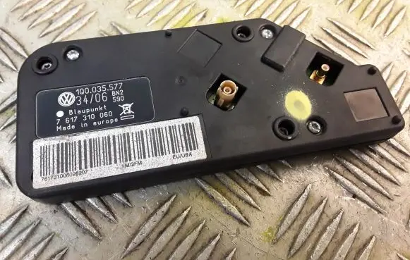 Volkswagen Eos Aerial antenna amplifier 1Q0035577