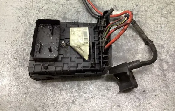 Volkswagen Caddy Fuse module 1K0937820B 1K0937819E 2K1937535AB