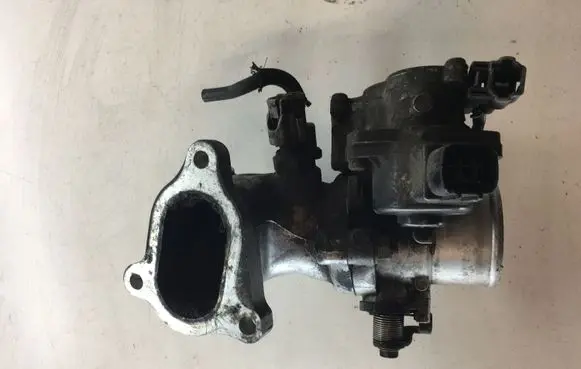 Toyota Avensis T250 Engine shut-off valve 