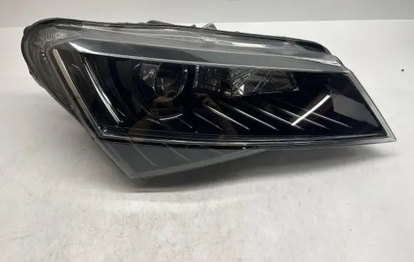 Skoda Superb B5 (3U) Headlight/headlamp 3V1941018B