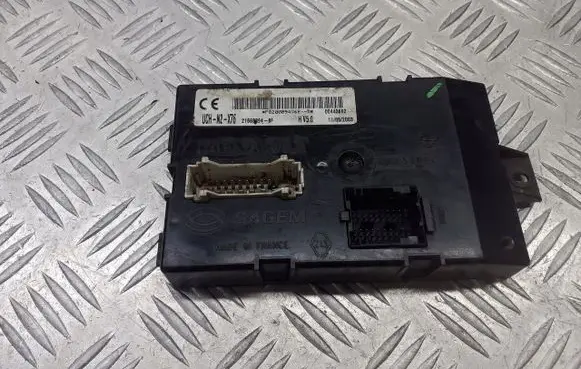 Renault Kangoo I Fuse box set 8200094768