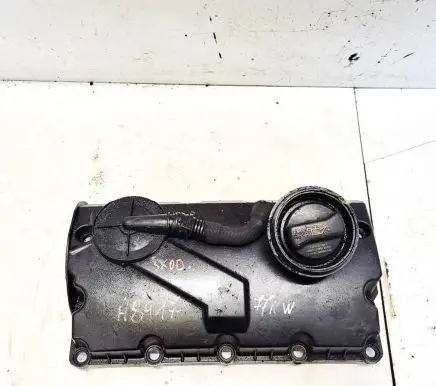Skoda Octavia Mk2 (1Z) Rocker cam cover 038103469
