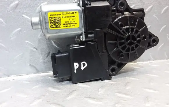 KIA Optima Front door window regulator motor 82460D4000 1100576210