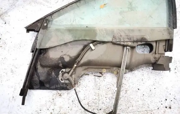Audi 80 90 B3 Front door window/glass frame 