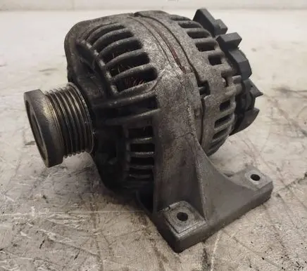 Volvo XC90 Generator/alternator 30667787 0124525060 14V751L40A