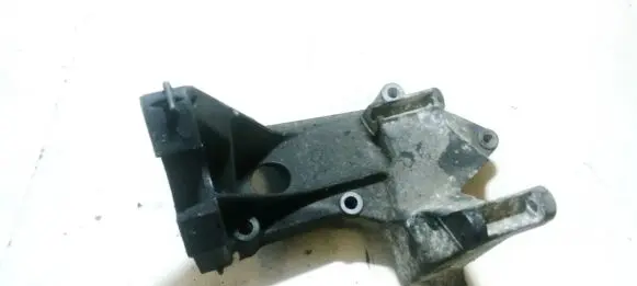 Ford Focus Engine mounting bracket 98ff10239be