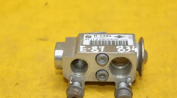 BMW X3 E83 Air conditioning (A/C) expansion valve 9226078