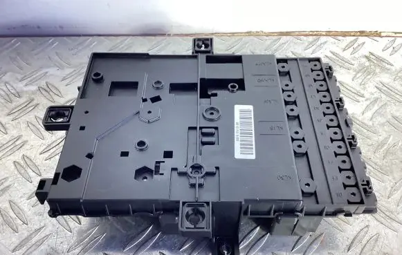 Porsche 911 991 Fuse module 99161030103 900121150119