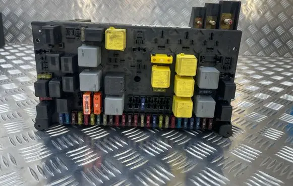 Mercedes-Benz ML W163 Fuse module 1635450016