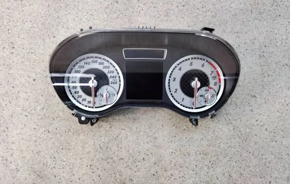 Mercedes-Benz A W176 Speedometer (instrument cluster) A176900810058 A1769008100
