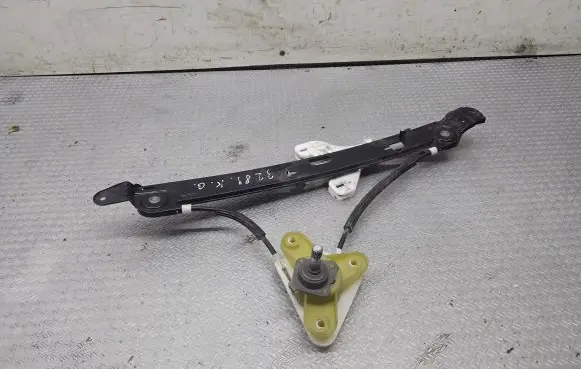 Seat Toledo III (5P) Rear door manual window regulator 5P0839462