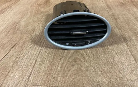Ford Focus Dashboard side air vent grill/cover trim 4M51A014L21AD 4M51A014L21BC 6N41A014L21CAW