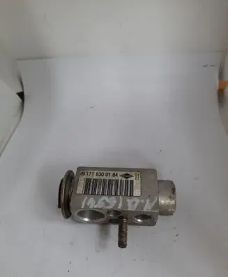 Mercedes-Benz A W169 Air conditioning (A/C) expansion valve 1718300184
