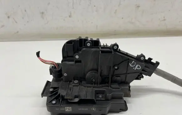 Mercedes-Benz E W213 Front door lock A2220063999