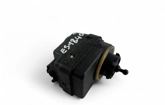 Volkswagen PASSAT B7 Headlight level adjustment motor 11470