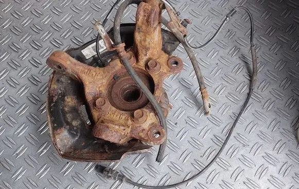 Toyota Avensis T270 Front wheel hub