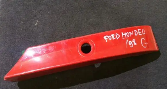 Ford Mondeo MK II Rear/tail light trim molding 