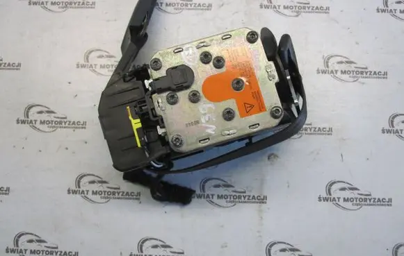 Audi A5 8T 8F Front seatbelt 8T8857705C