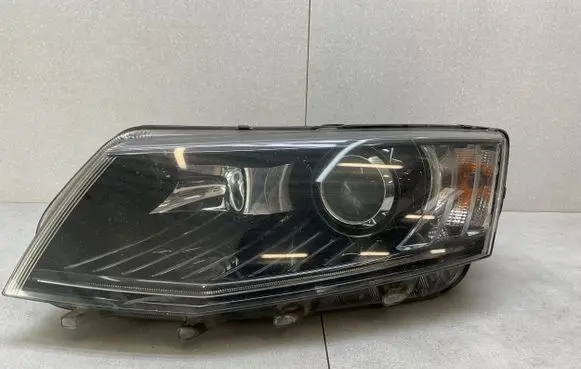 Skoda Octavia Mk3 (5E) Headlight/headlamp 5E2941015B