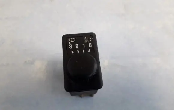 Nissan Almera N16 Headlight level height control switch