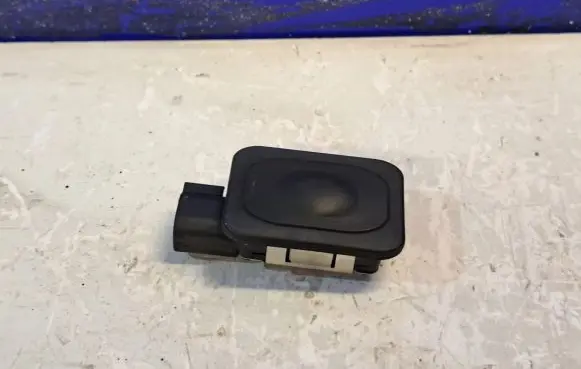 Jaguar XE Tailgate/boot open switch button GX7314K147AA
