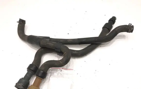 Engine coolant pipe/hose