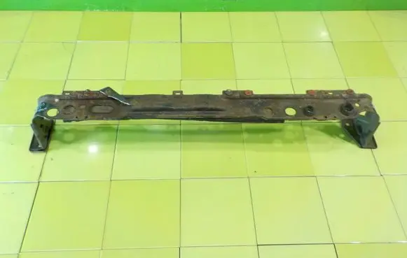 Ford Focus Front bumper support beam 18AB13