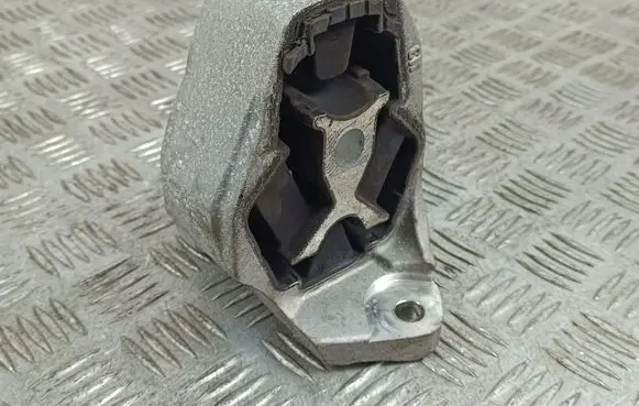 Nissan X-Trail T33 Engine mount bracket EK0043309