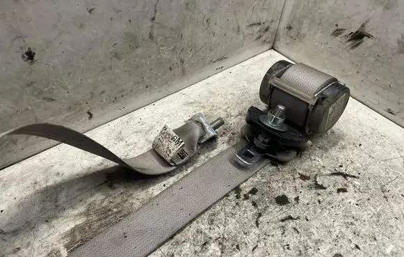 Mitsubishi Outlander Third row seat belt 605861900