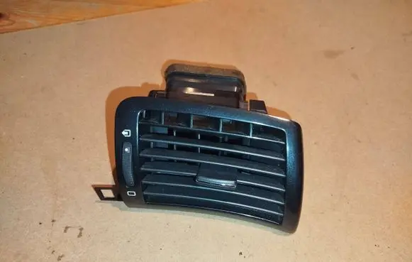 Peugeot 407 Dashboard side air vent grill/cover trim 9644589377 8738 A1010005