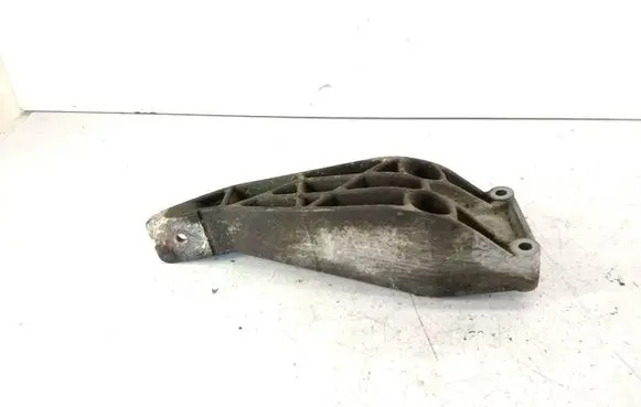 Opel Vectra B Engine mounting bracket 90497235 24494
