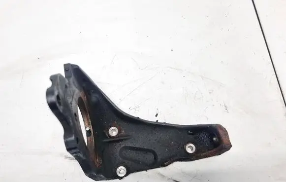Volkswagen PASSAT B5.5 Engine mounting bracket 028130147J