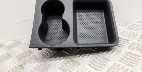 Cup holder front
